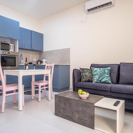 Port City Haifa - Luxury Apartments 50 Mtrs From The Beach Buitenkant foto