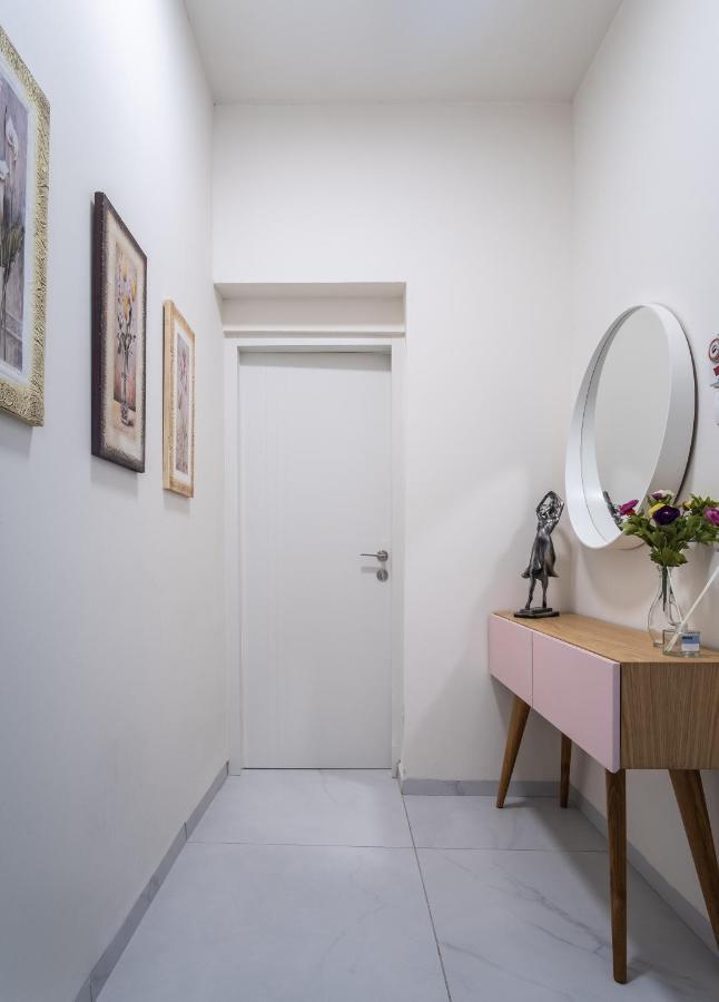 Port City Haifa - Luxury Apartments 50 Mtrs From The Beach Buitenkant foto