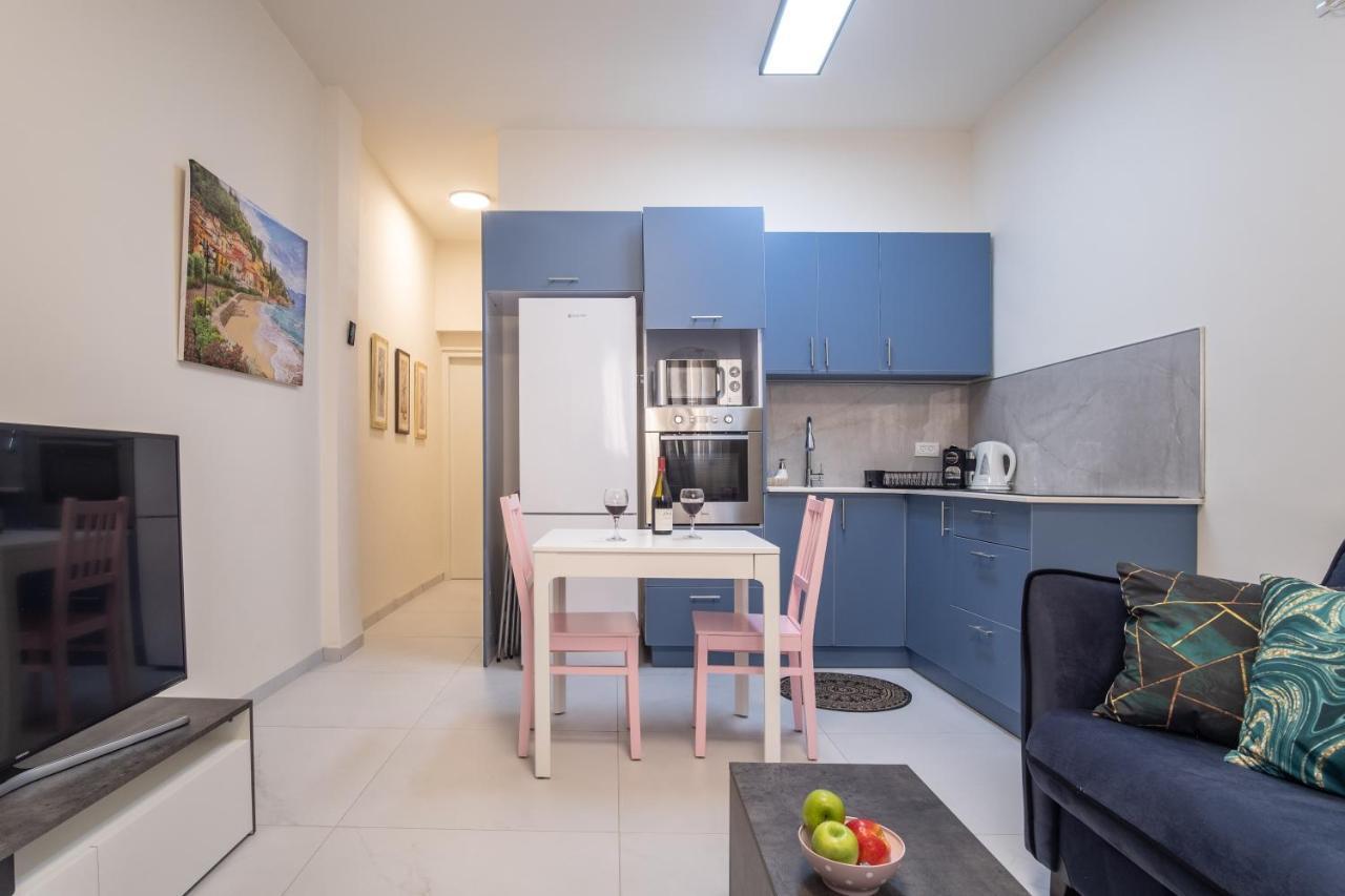 Port City Haifa - Luxury Apartments 50 Mtrs From The Beach Buitenkant foto