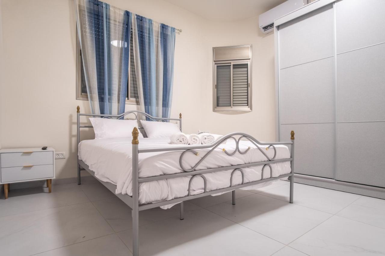 Port City Haifa - Luxury Apartments 50 Mtrs From The Beach Buitenkant foto